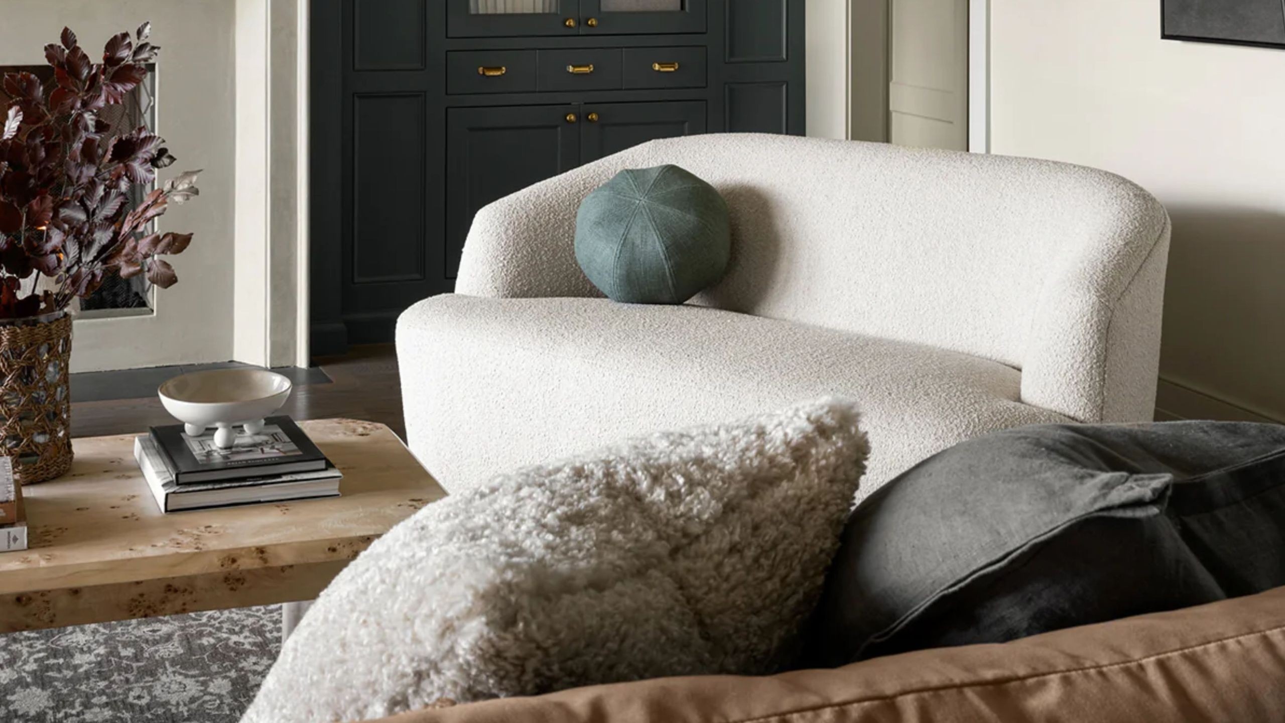 A Slim Settee Can Solve a Small-Room Sofa Problem