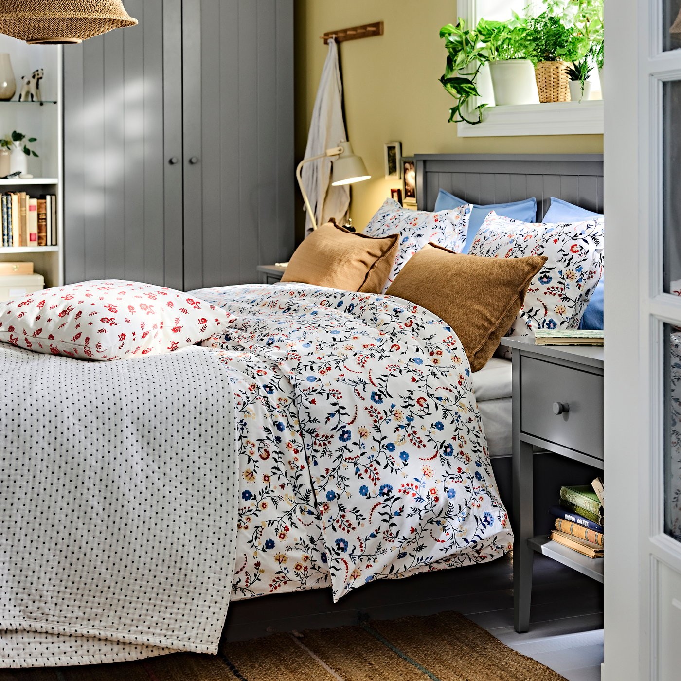 Use Awkward Bedroom Edges for Carefully Sized Storage