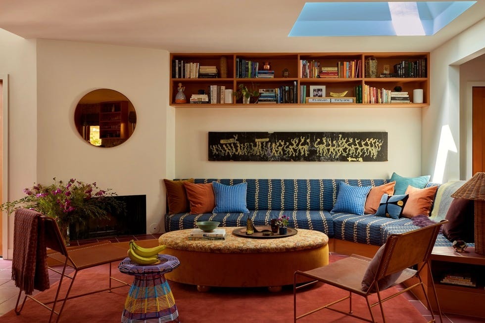 A separate source room uses a corner sofa and smaller supporting chairs around a central ottoman, illustrating an alternative seating relationship.
